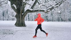 Runner in winter clothes